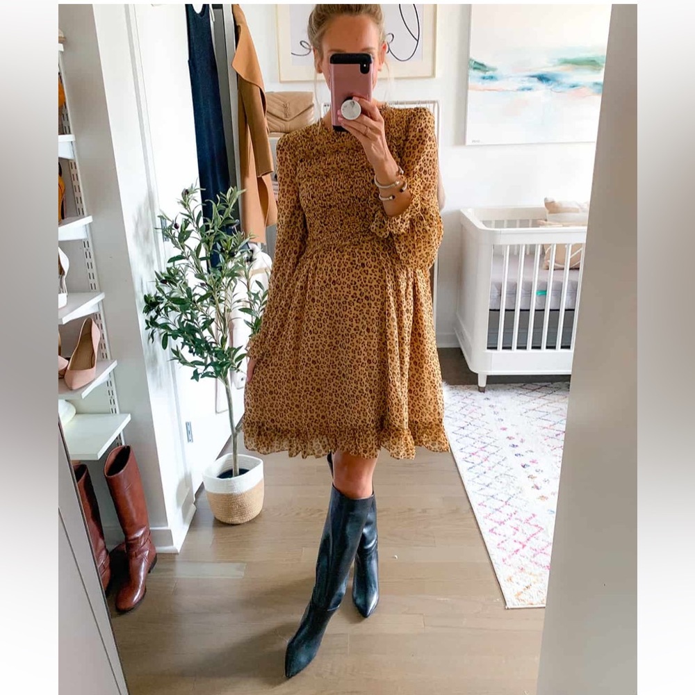 • Rachel Parcell • Women’s Smocked Ruffle Dress
Long sleeve Cheetah Print XS
